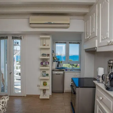 Delightful Mykonian Cycladic In Old Town Apartment